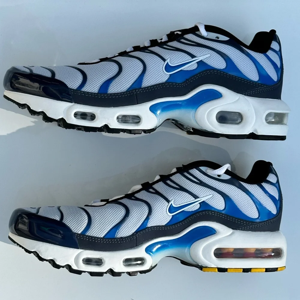 Nike Air Max Plus GS Casual Sneaker NEW Size US 7 Youth (fits Womens 8.5)